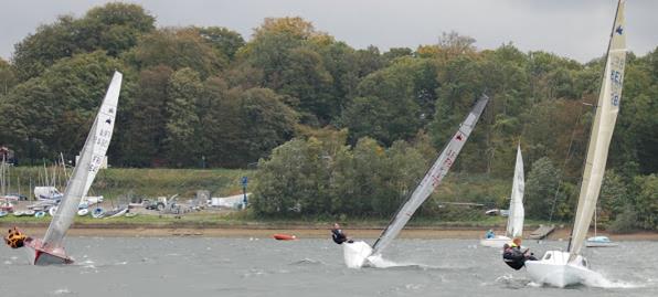 Force 5 tenue bateau plat voiles qui  ouvrent.jpg